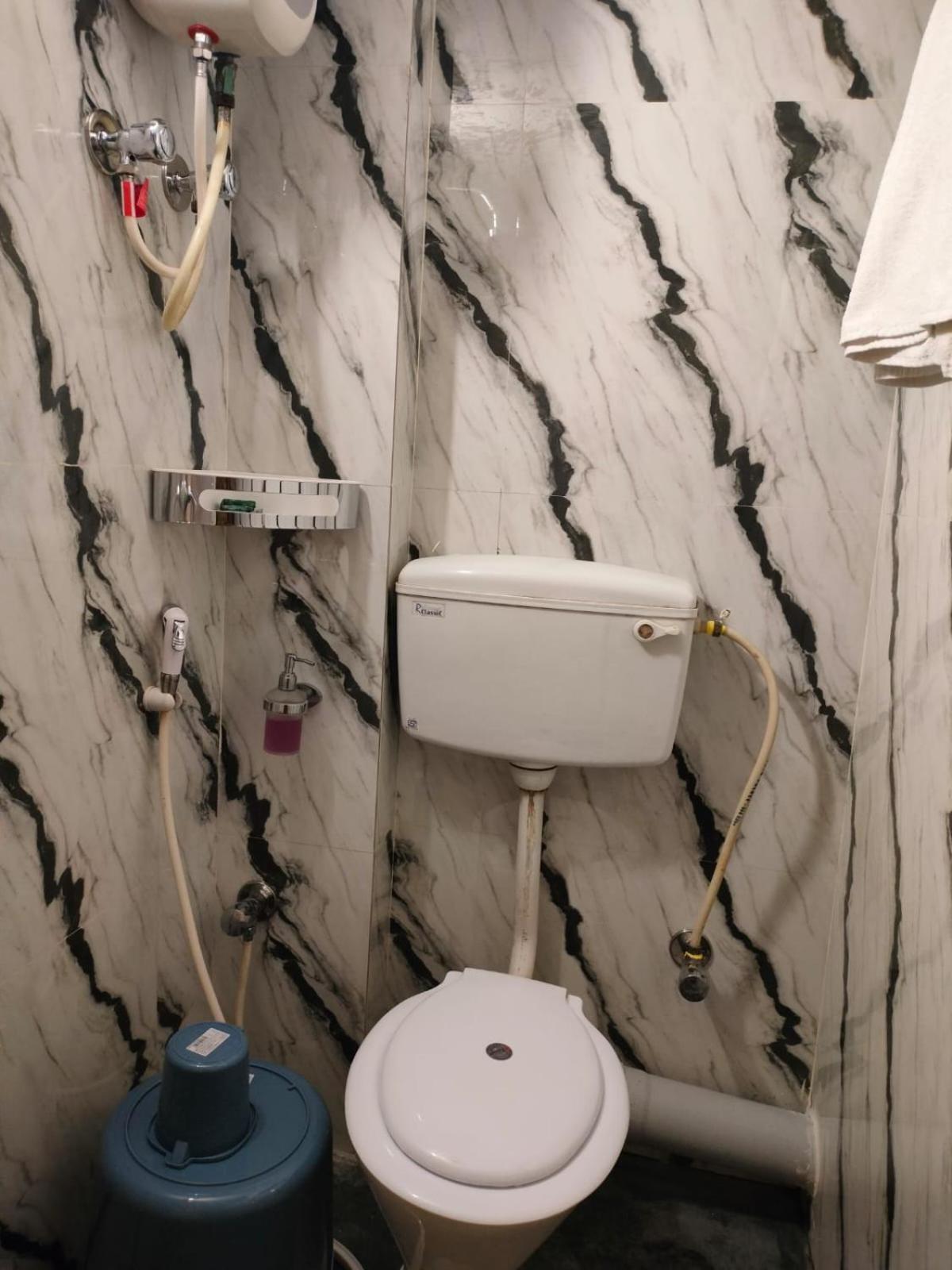 コッロリーニ コルカタ Bed & Breakfast エクステリア 写真